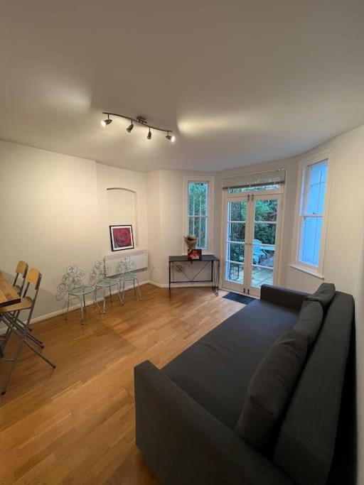 Lovely 1 Bedroom Apartment In West Kensington Лондон Екстер'єр фото